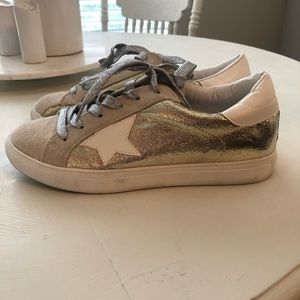 Nature Breeze Dale Star Sneakers in Gold